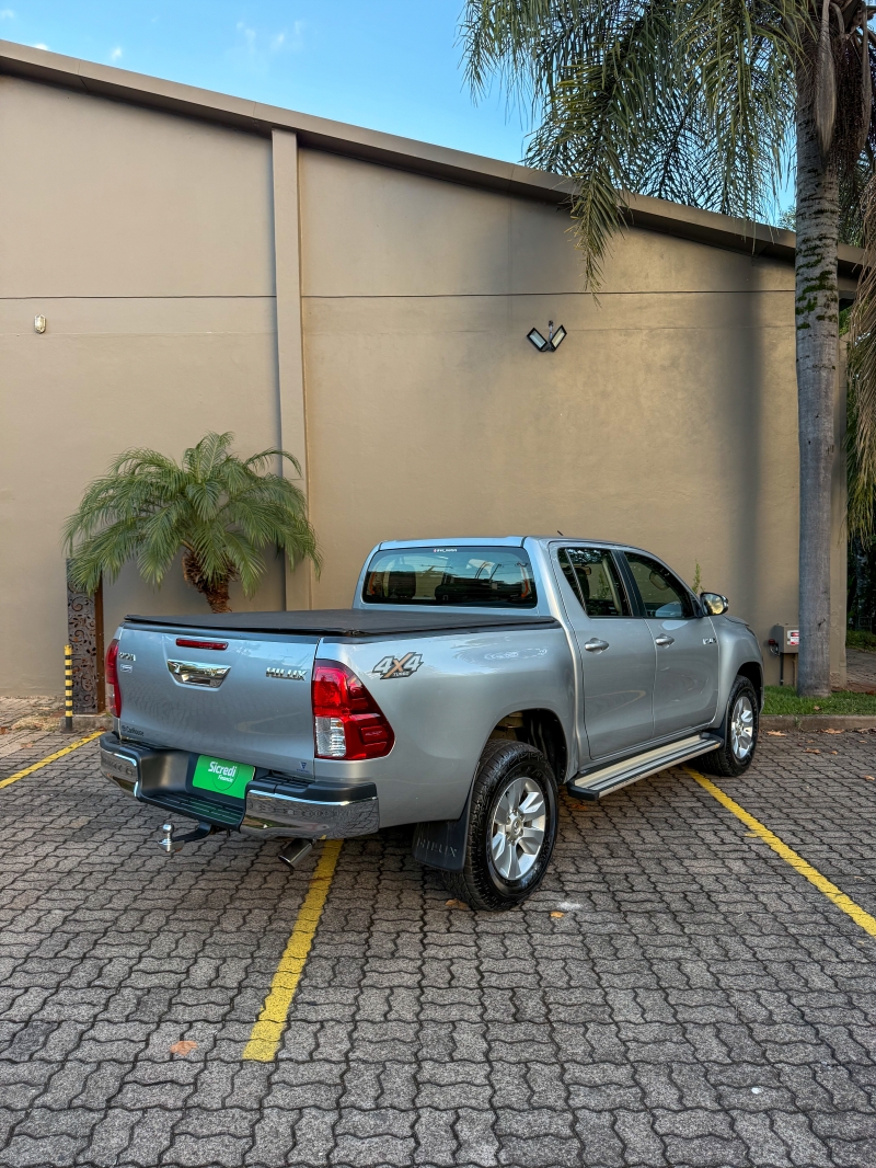 Toyota Hilux CD SR 4x4 2.8 TDI Diesel Aut.